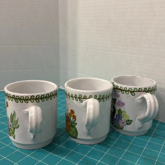 Vintage MM Portugal Hand-Painted Folk Art Kitty Cat/Tiger 3 Cup Set - Picture 9 of 9